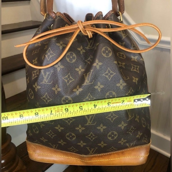 LOUIS VUITTON Full Size Noe Bucket Monogram GM Bag Vintage - Picture 13 of 17